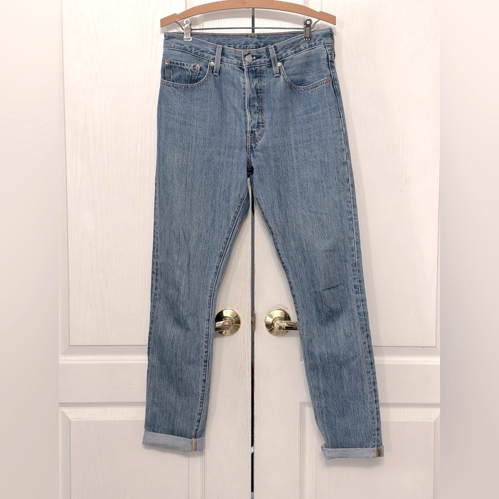 Levi’s 501 Classic Skinny Straight Medium Wash Mid Rise Denim Size 28 X 32